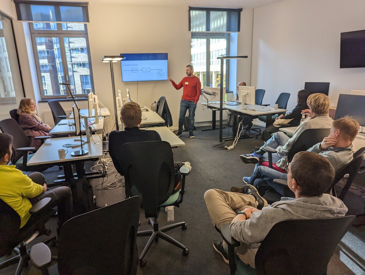 DevFestHH's tweet image. Lunch is over, everyone well feed? Good, as we are in the next round of talks already! Thx a lot for joining to @PreusslerBerlin, @r_mdias and Dragos Crintea ... #WearOS #leadership #GoogleCloud at #devfestHH #DevFest22