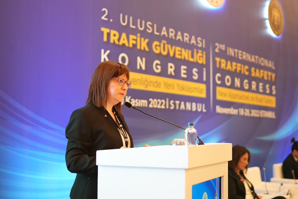 paedutr's tweet photo. Prof. Dr. Ebru Vesile ÖCALIR:
"Güvenli bir sistem, trafik güvenliği sisteminin tüm alanlarındaki riski proaktif ve bütünsel olarak azaltır. Yol ağının tasarımına özgü riskleri ele alırken güvenli davranışı teşvik eder."
#IIUluslararasıTrafikGüvenliğiKongresi https://t.co/xmkNplEhqc