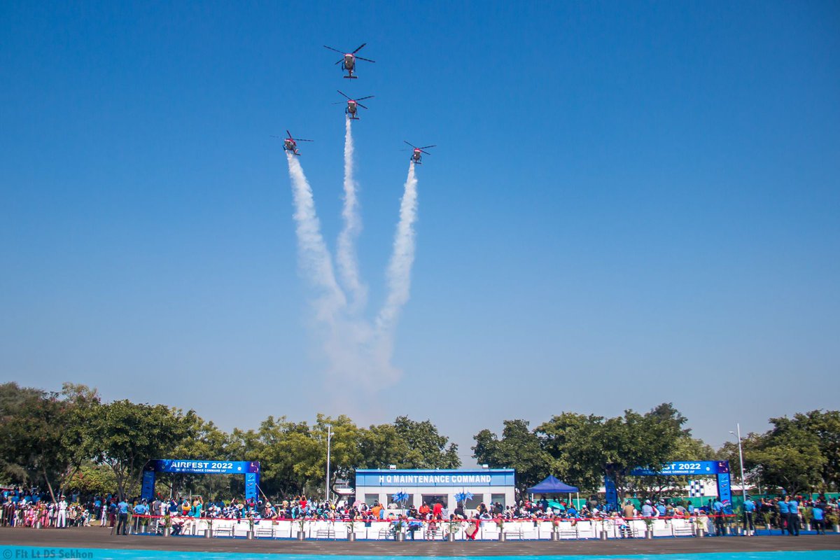 MC_IAF's tweet photo. #MC_IAF conducted #Airfest2022 @Vayusenanagar, Nagpur as part of Azadi ka Amrut Mahotsav celebrations.
#aeromodelling #NCC #Akashganga #paramotor #Avro #AWDT #Sarang #IAFBand #SKAT #StaticDisplay
Air Mshl Vibhas Pande, AOC-in-C Maintenance Command was the chief guest. https://t.co/7WfpIaSRxq
