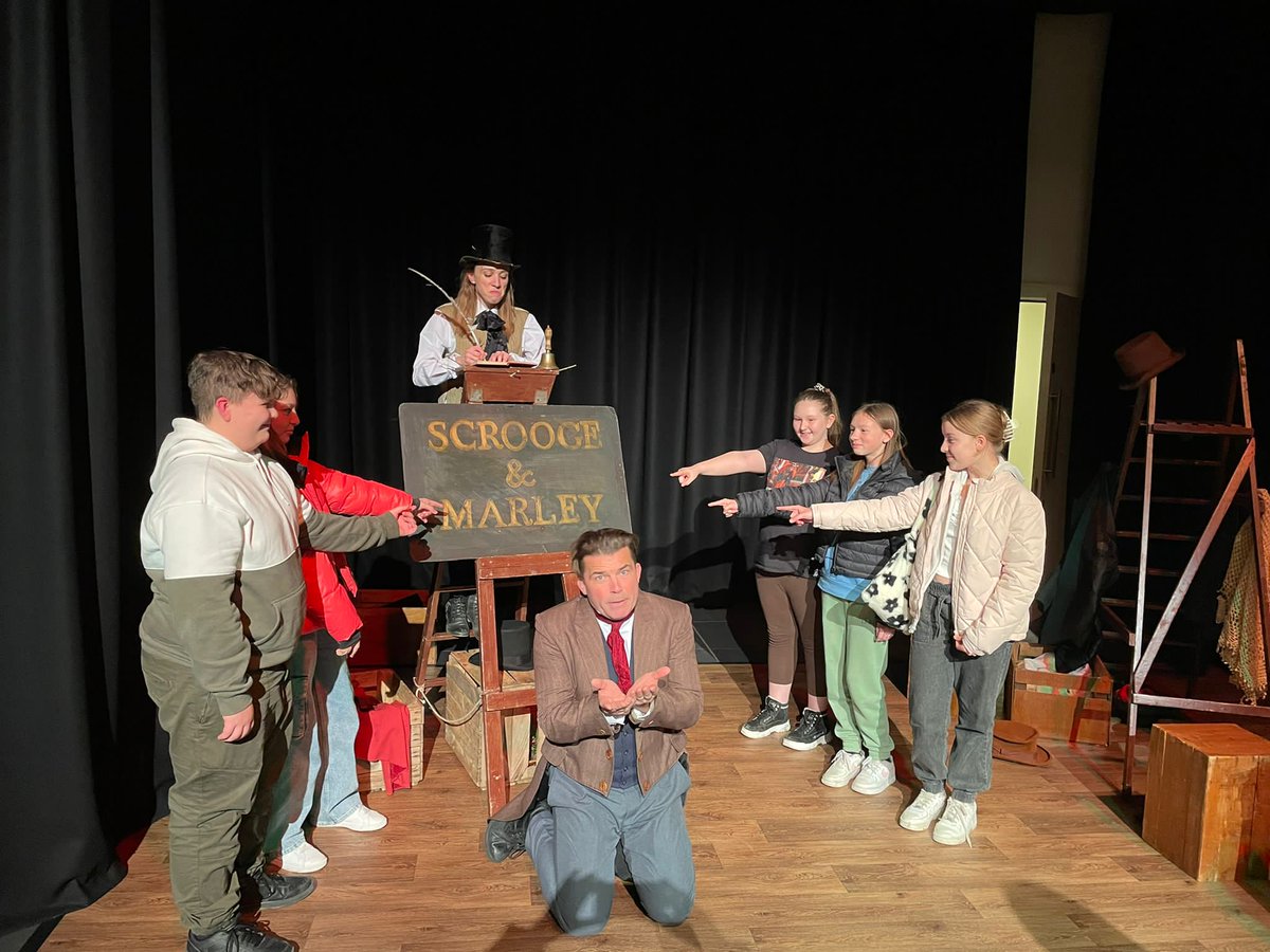 PRS_English's tweet image. Last night we took some Y8s to watch 'A Christmas Carol' at the Waterside Theatre in Aylesbury! @ATGTICKETS @PrincesRisbSch