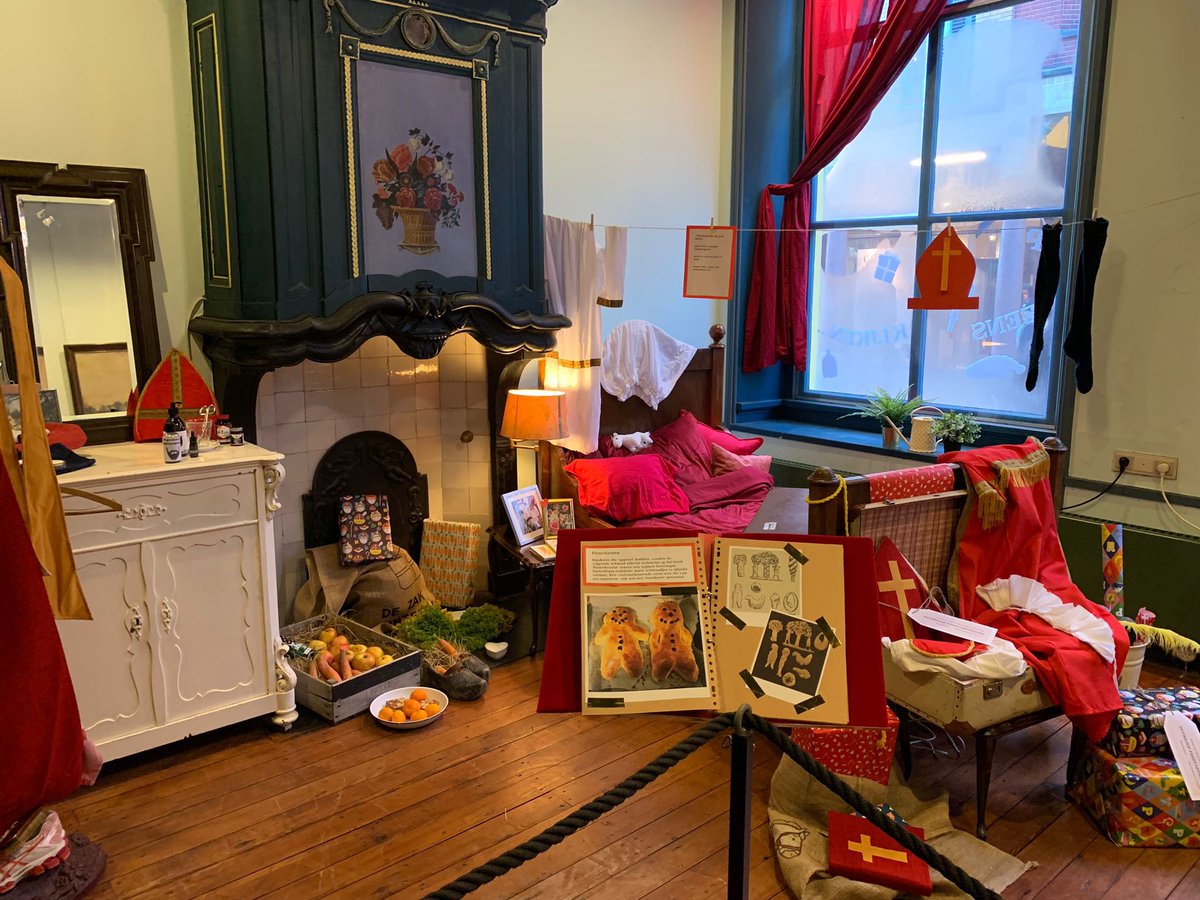 Welkom Sinterklaasje! De goedheiligman slaapt de komende tijd bij <a href="/museumaande_a/">Museum aan de A</a>. De Sinterklaaskamer is open voor bezoek! Check voor de openingstijden onze website.