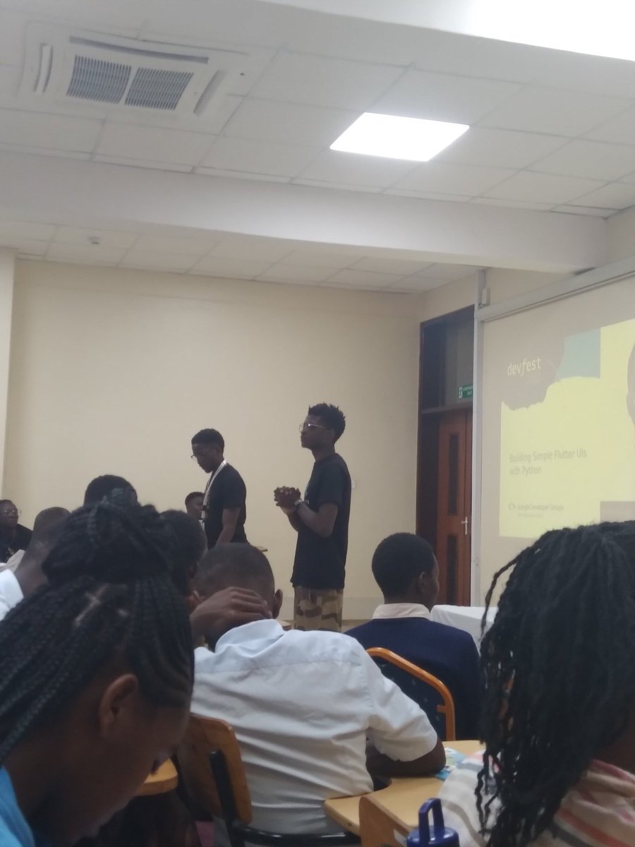 kiprotich_uel's tweet photo. Flutter session......
@GDG_Kisii @gdgkisumu @GDSCKisiiUni
@WtmKisii #Devfest2022
#DevfestWesternKenya, #DevfestWesternKe
#TwendeDevfest
#TupataneDevfest #CodeToMarine https://t.co/9uCSaS7BQy