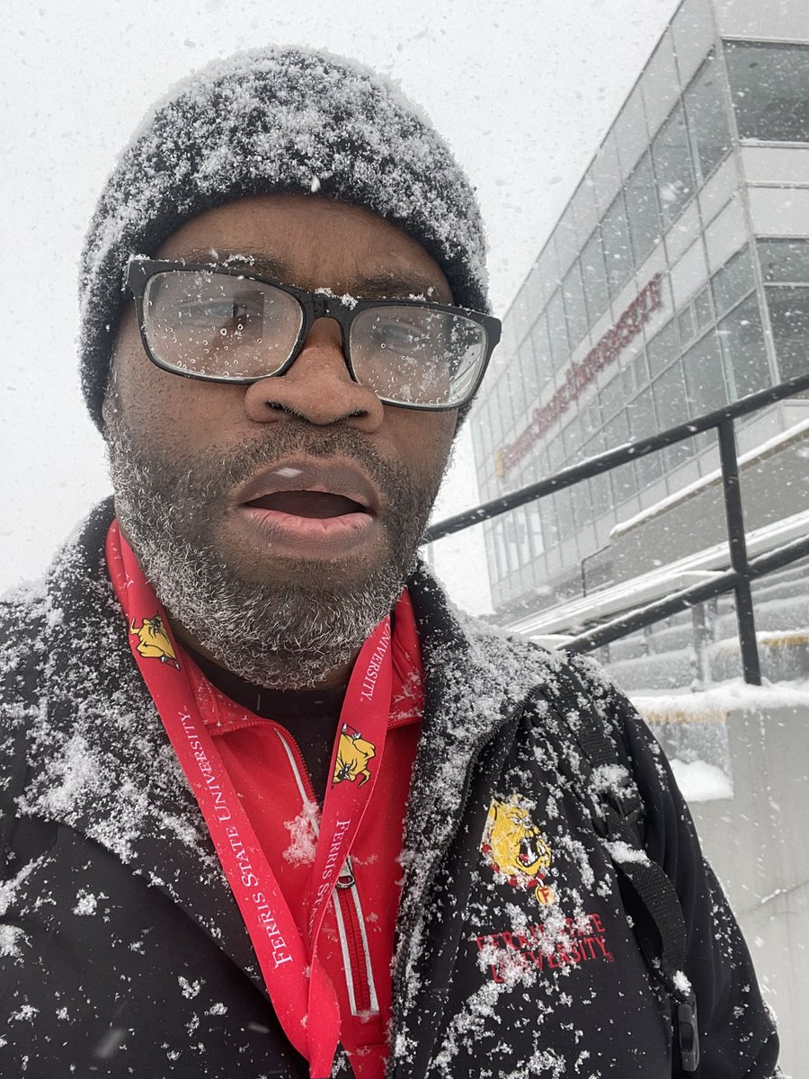 fsusportsblog's tweet photo. It’s @FerrisFootball @NCAADII playoff weather in Big Rapids. ❄️ 🏈 https://t.co/Au4wuOfmo8