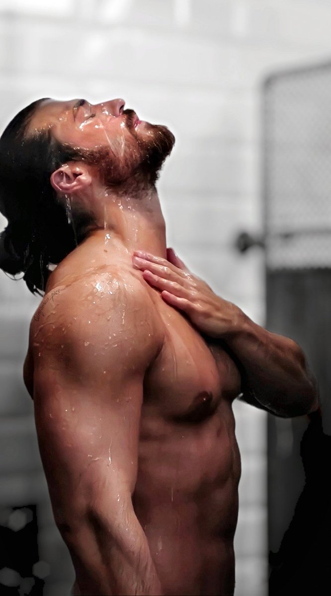🚿🔥

#CanYaman ✗ #DolceGabbana
