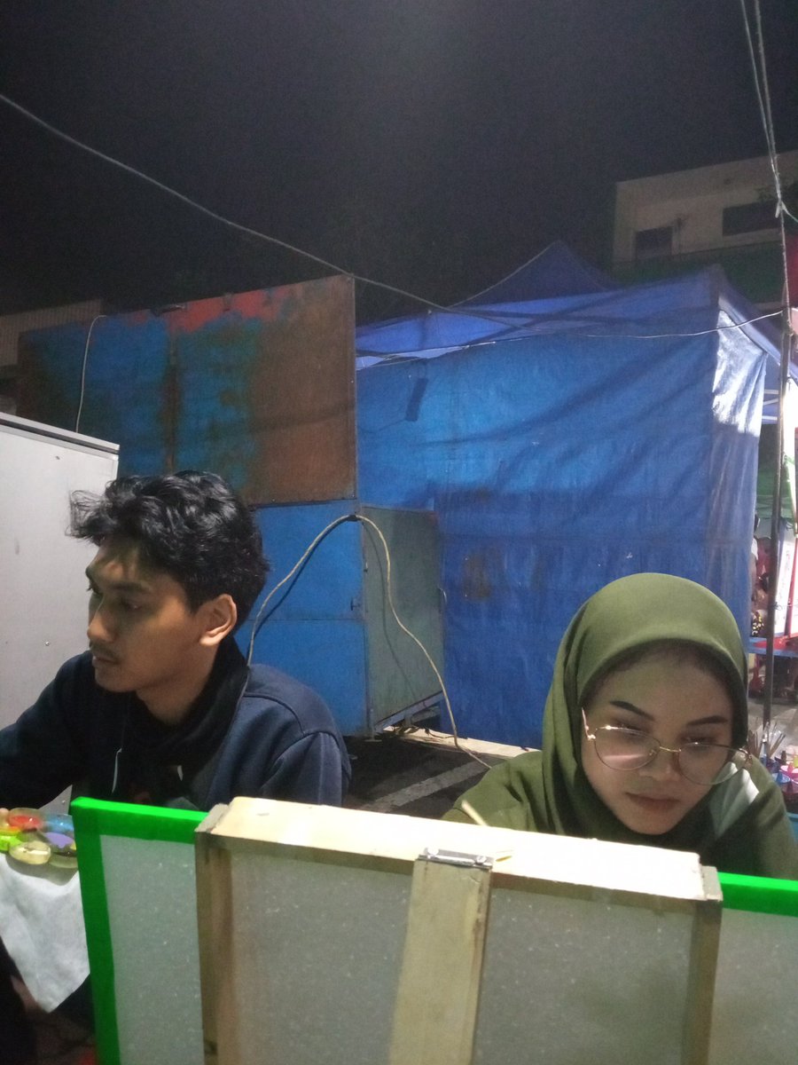 insecuretros's tweet photo. Siapa yang sering nemenin temennya pacaran acungkan jari https://t.co/NIOc0MksfZ