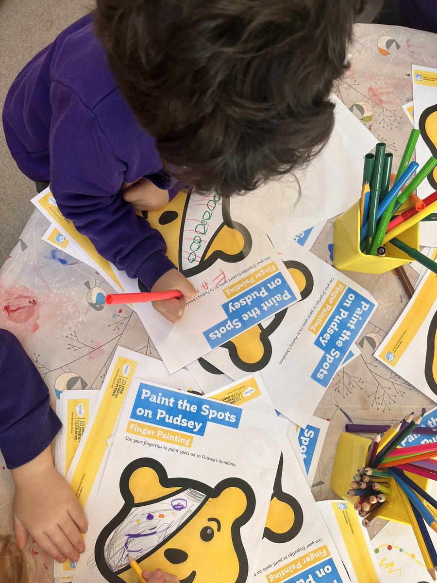 Micklewrightr's tweet photo. EYFS getting spotty for #ChildrenInNeed2022 @RowParkAcademy @LauraLord35 @aspear_ 🟣🔵🟢🟡🟠🟤⚪️⚫️🔴🟢🟡🟠🟤 https://t.co/05WBpyk6kf