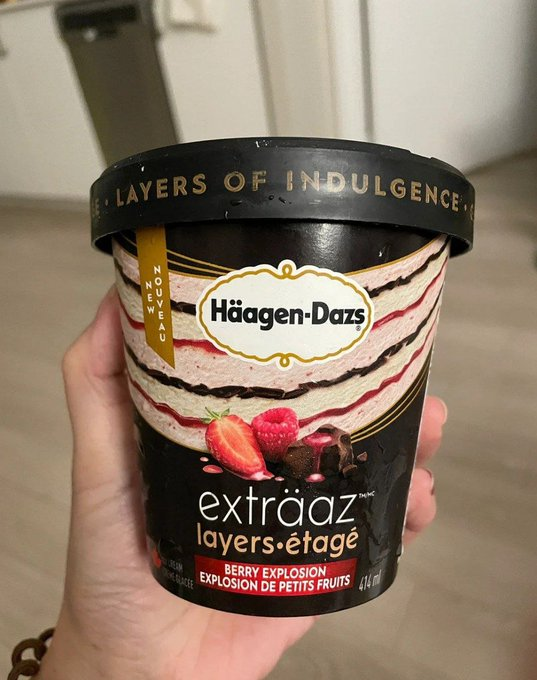Anne77912098's tweet photo. When I meet you, I want to taste the first strawberry-flavored ice cream this spring. https://t.co/oNlgMN8haG