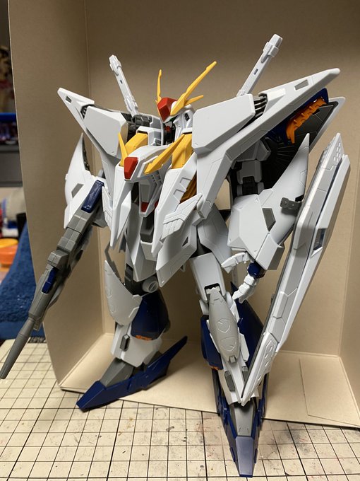 最後にビフォーアフター。良い感じにディティール上がってますね。٩( 'ω' )و RGハイニュー以来、久々にガンプラ作り込んだキットでしたが、作り甲斐のあるガンプラで素晴らしい出来でした。🎃🎃🎃 