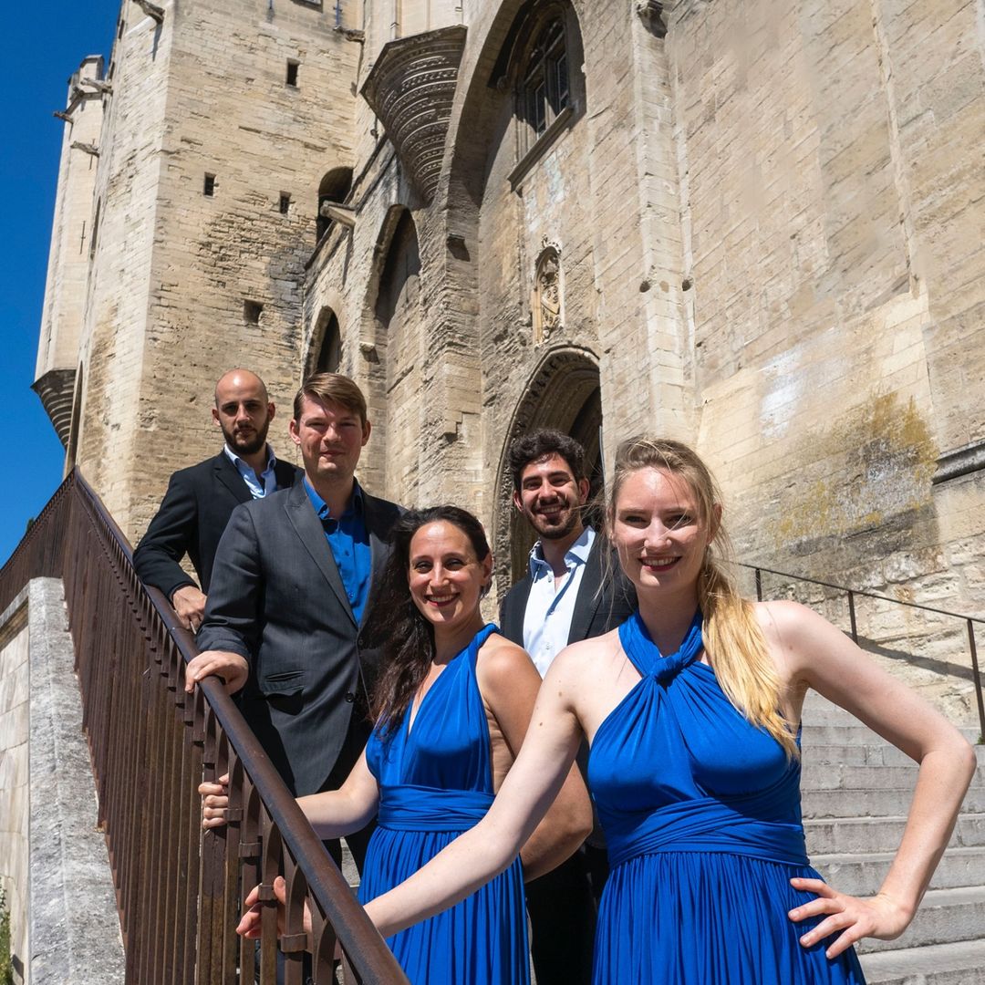 44_ensemble's tweet photo. L'Ensemble 44 sur @francemusique dans "Générations France musique" de @cl_rochefort, c'est aujourd'hui entre 16h et 18h ! 
Rdv sur France Musique pour qq extraits de "Mille ans de musique vocale" en #live !
#francemusique #ensemble44 #generationsfrancemusique https://t.co/9z36hovSbx