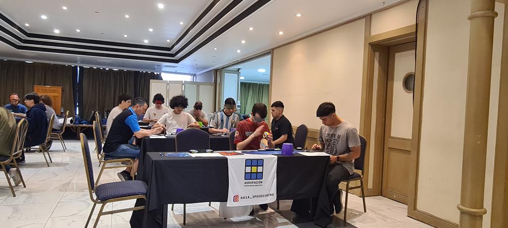 sebacampanario's tweet photo. Arrancó 8.30 el torneo de Rubik mas grande de la historia argentina: 120 inscriptos para "Buenos Aires  Cubea" en el Hotel de las Naciones. https://t.co/V3JSZmMXPq