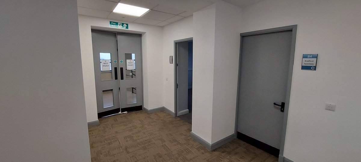 NTorranoHarling's tweet photo. Glad to have this corridor finished. Spent 3 Saturdays on it with @BEEP_Lead ceiling &amp; walls done in @ValsparPaintUK Tough Matt white Woodwork in @DTPaintExpert oil satin. Big transformation from the browns and beige https://t.co/kIqzMmhBzM