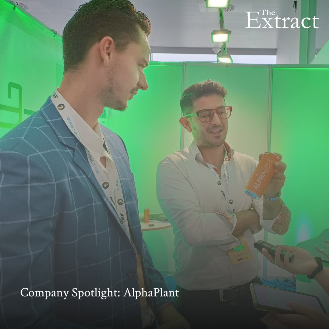 The Extract tweet media