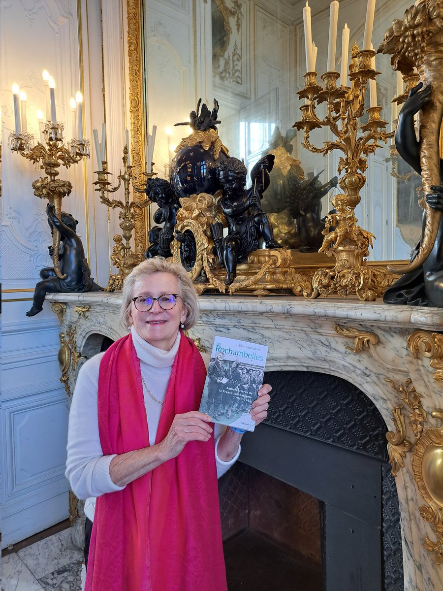 EllenHampton's tweet photo. Histoire de Lire...à Versailles, bien sur #Rochambelles #2eGM 2eDB @isabellbouche https://t.co/Zvh406gbn8