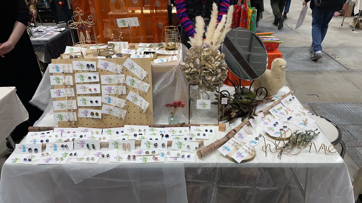 mee1_mee1's tweet photo. 今日はデザフェス56に初出店してきました。
あんなに大きなイベントに出店するなんて自信が…ない。。と思っていましたがたくさんのお客様に見ていただきとても嬉しい1日をすごしました🥲
明日もおります！南4階m-435ブースです☺️よろしければぜひ！ https://t.co/vVLKAwI2hm