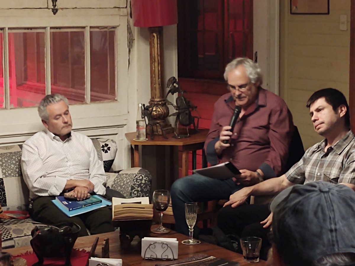 pepeosorioc's tweet photo. Coordinando Literatura en Casa, en @Barrio_Yungay.
4a lectura con escritores/as Sonia Cienfuegos, Marcos Cortéz, Reynaldo Lacámara, Felipe Tapia, @EddieJArias
y Sebastian Insunza.
Hermosa conversación recorriendo sus obras literarias en Maipú 357, @arte_gargola.
17 de noviembre. https://t.co/djPnl2h1w3