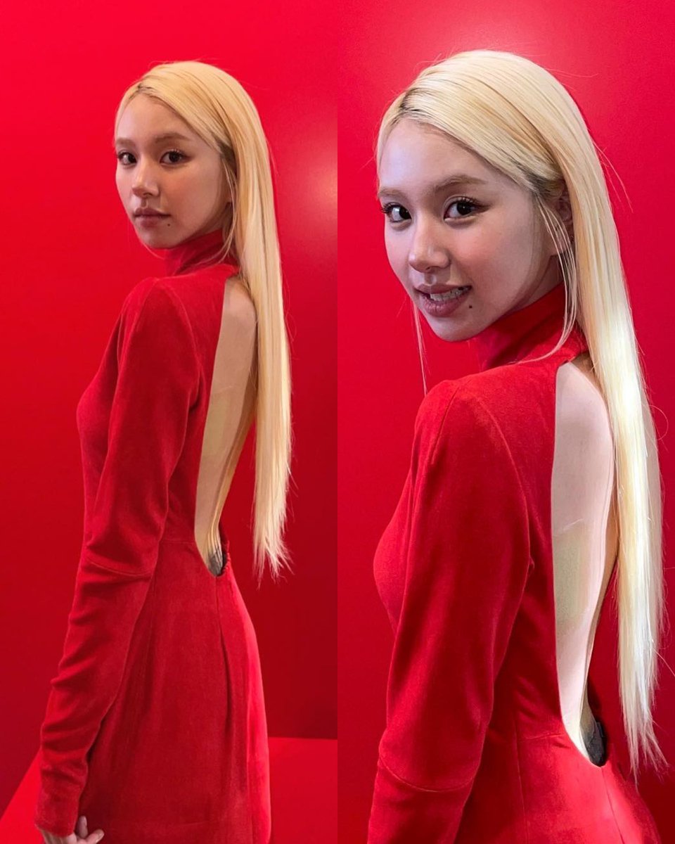 godmitzu's tweet photo. CHAEYOUNG IS SO FINE IN THIS RED BACKLESS DRESS https://t.co/HJN6Locm6R