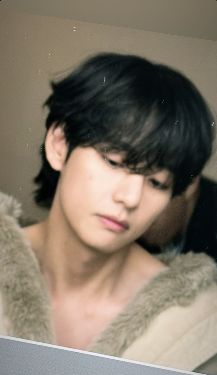 btsaresevennn's tweet image. — 📸| Hilo con todas las nuevas historias de Instagram de Kim Taehyung!