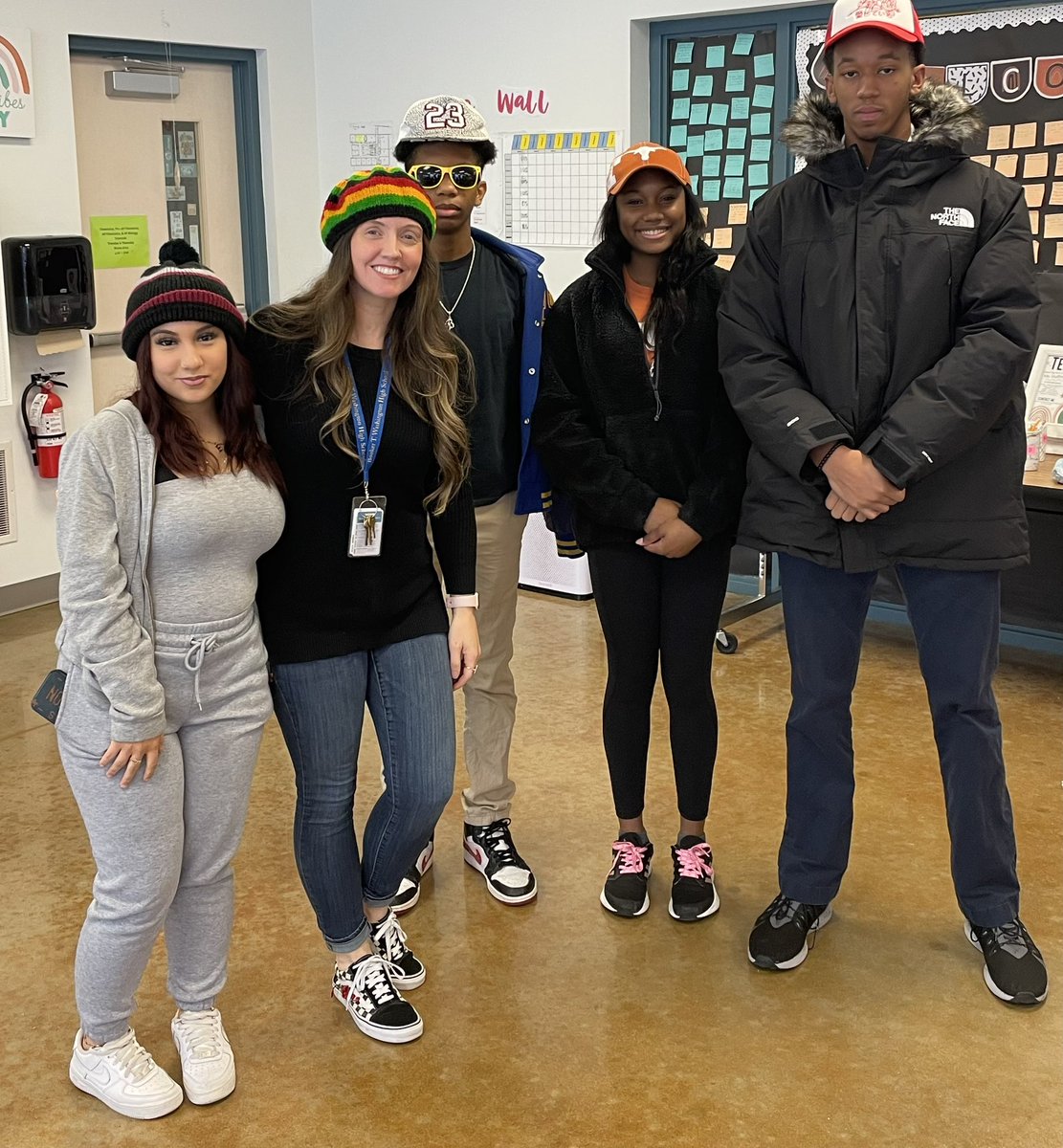paintthetownMED's tweet photo. Our scholars enjoyed Hats Off to College Day as we closed out #GenTXWeek! 🧢👒🎩🎓🪖⛑️
#CollegeReadiness #goals #TGIF #SuccesstheWashingtonWay
@BTW_Houston @HISD_ACC https://t.co/Od596EtpqS
