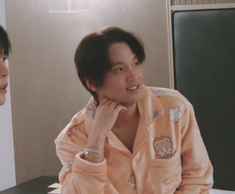 lhcdaily's tweet photo. oh haechan... https://t.co/ecFh45aYCs