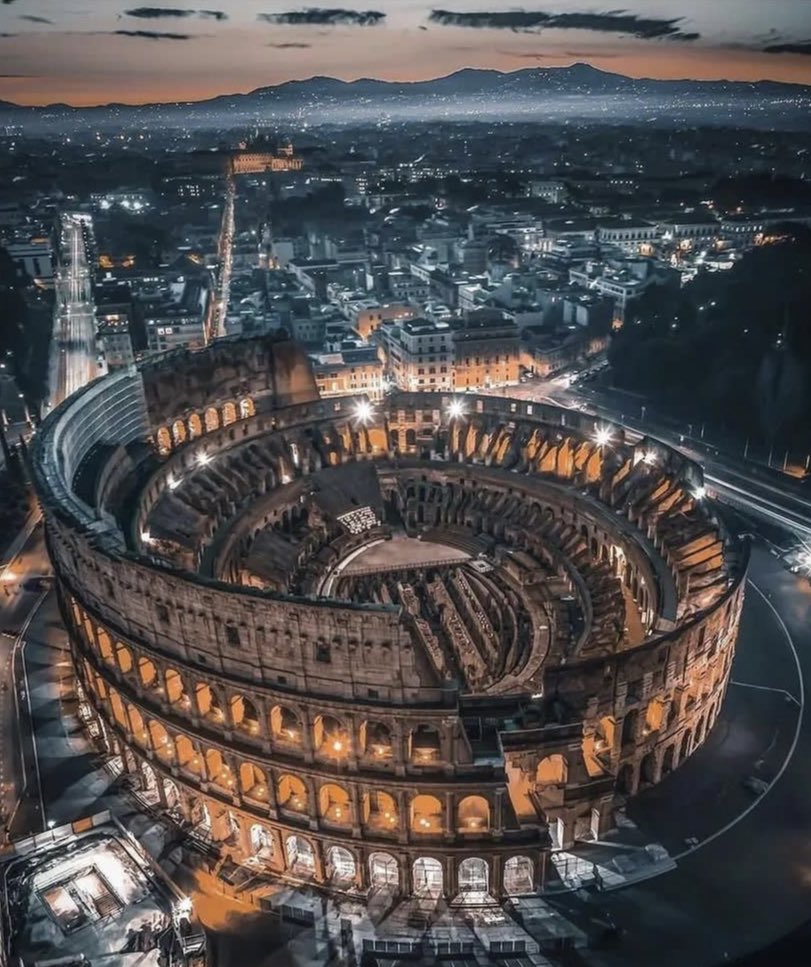 W0rld2026's tweet photo. Rome by night https://t.co/QAOa6lKfja