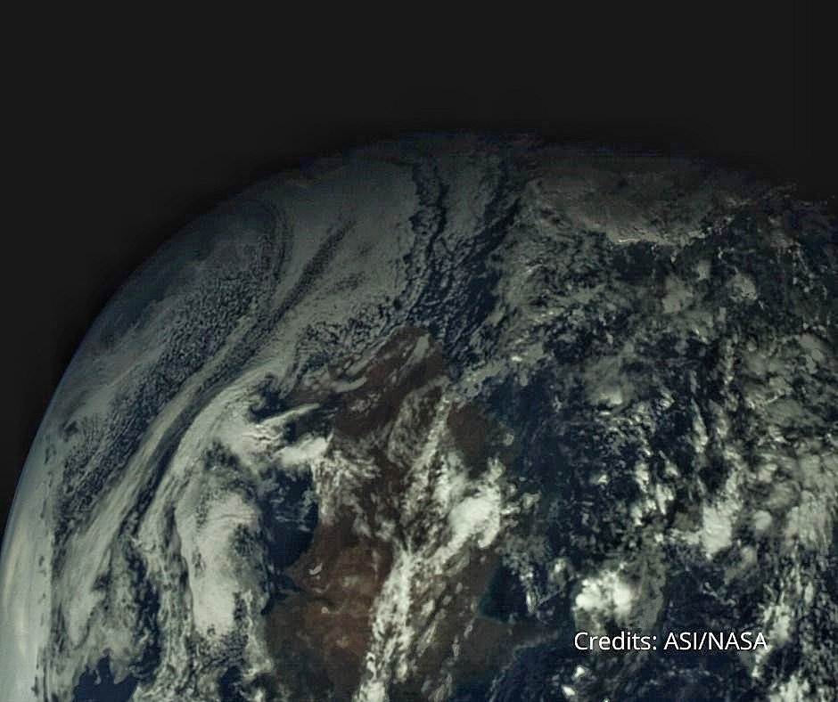 DavidAvinoIT's tweet photo. The Earth and the Moon as seen from #ArgoMoon eyes. 
I will never acknowledging how proud I am of my team. A team that will take @Argotec_Space very far from Earth 
https://t.co/MXF3aiRvW9
 #Argotec #Artemis #NASA https://t.co/xXGBK8k9eb
