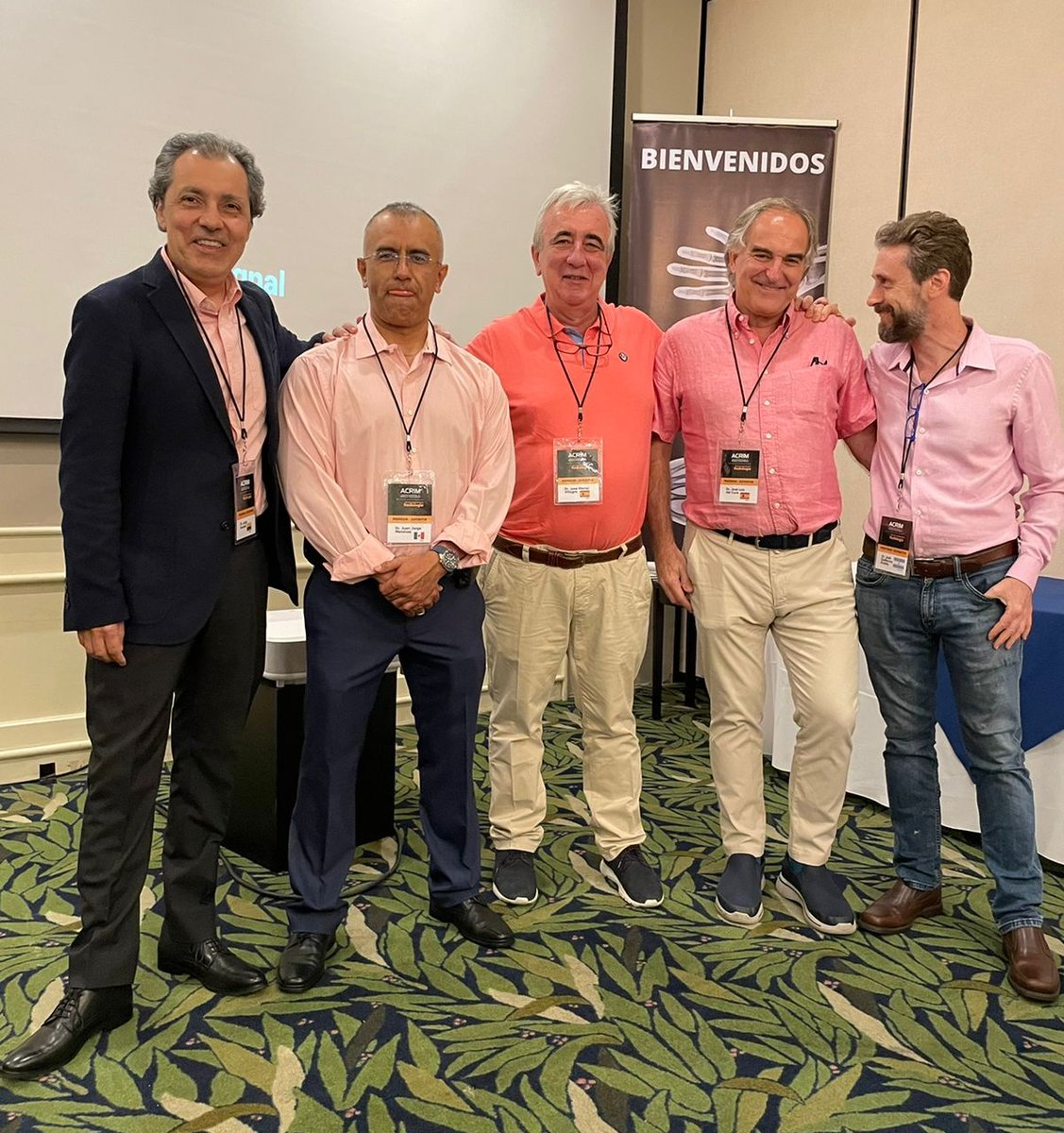 MskSerme's tweet photo. Nuestros "sermeros" José Luis del Cura @JoseLuisdelCura y Pepe Martel @PepeMartel1 en el Simposio de Musculo Esquelético celebrado ayer en San José de Costa Rica 
Organizado por #ACRIM

Celebrando el #IDOR2022 con colegas costarricenses https://t.co/UdFbSDSg0g