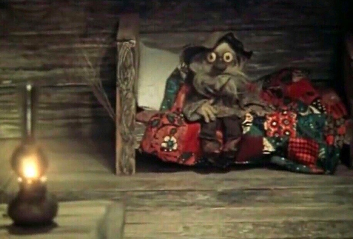 drunktwi's tweet image. Однажды ты молод, а потом сидишь на краю своей кровати вот так…