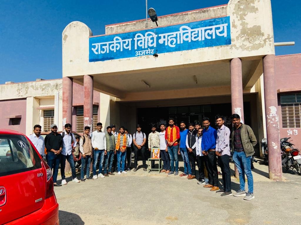 Advocate22Raj's tweet photo. #MDSU_AJMER рд╡ #GLCA рдореЗ @ABVPVoice рдХрд╛рд░реНрдпрдХрд░реНрддрд╛рдУрдВ рдиреЗ рд░рд╛рдиреА рд▓рдХреНрд╖реНрдореАрдмрд╛рдИ рдЬрдпрдВрддреА рдХреЗ рд╕реБрдЕрд╡рд╕рд░ рдкрд░ рдЙрдирдХреА рдлреЛрдЯреЛ рдкрд░ рдорд╛рд▓реНрдпрд╛рд░реНрдкрдг рдХрд░ рдкреБрд╖реНрдкрд╛рдВрдЬрд▓рд┐ рдЕрд░реНрдкрд┐рдд рдХрд░ рдЙрдиреНрд╣реЗрдВ рдпрд╛рдж рдХрд┐рдпрд╛ рдФрд░ рдХрд╛рд░реНрдпрдХрд░реНрддрд╛рдУрдВ рдиреЗ рдЙрджреНрдмреЛрдзрди рджрд┐рдпрд╛ред
#рд░рд╛рд╖реНрдЯреНрд░реАрдп_рдХрд╛рд░реНрдпрдХреНрд░рдо #ABVP ЁЯЪй
@iAjayThakur @harish_sharma1 @impsdeora https://t.co/E6oF25Xc1u