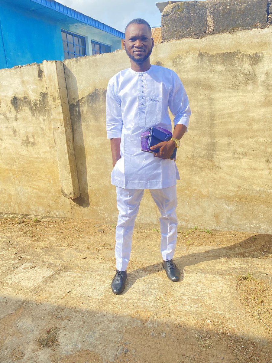 Rhazy_'s tweet photo. Yoruba man just want to enjoy life, make money, have good home and chop life again and again, 
#YorubaDemon #saturdaywedding #owanbe https://t.co/njPhsjkc6M