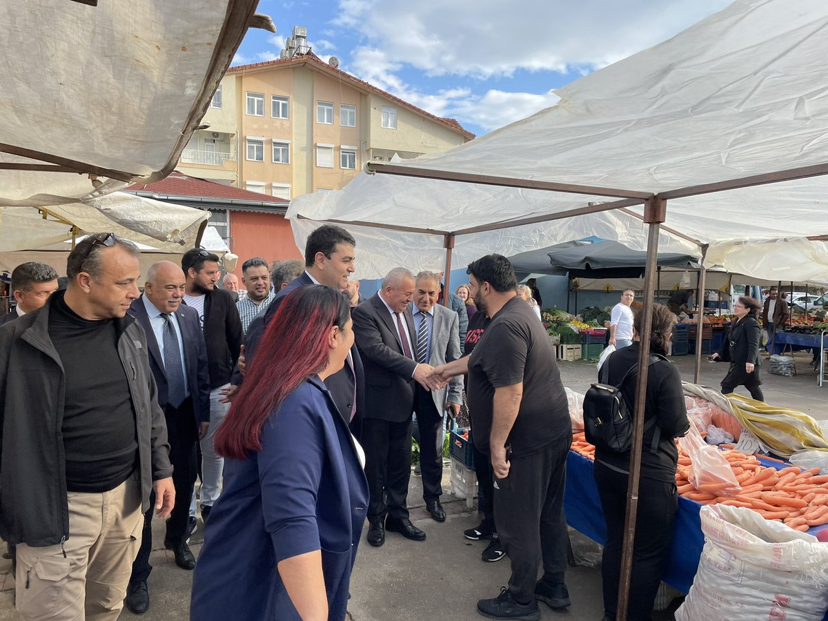 cenginyurt52's tweet photo. Sn G. Bşk.Gültekin UYSAL beyefendi ile birlikte Manavgat’ta Pazarcı esnafımızla ve vatandaşlarımızla bir araya gelerek hasret giderdik,dertlerine ortak olmaya çalıştık.Esnafımız Dertli,vatandaşımız dertli.Millet ittifakı iktidarında esnafımızında, vatandaşlarımızında yüzü gülecek https://t.co/PycFIzceWw