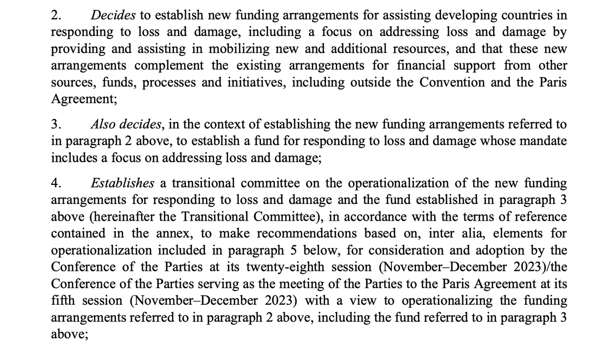 Un pezzo di storia di diplomazia del clima e anche di storia del genere umano: la bozza ufficiale della COP27 con dentro la creazione di un fondo per assistere finanziariamente le nazioni su danni e perdite causati dalla crisi climatica. Ci sono voluti trent'anni, sta succedendo.