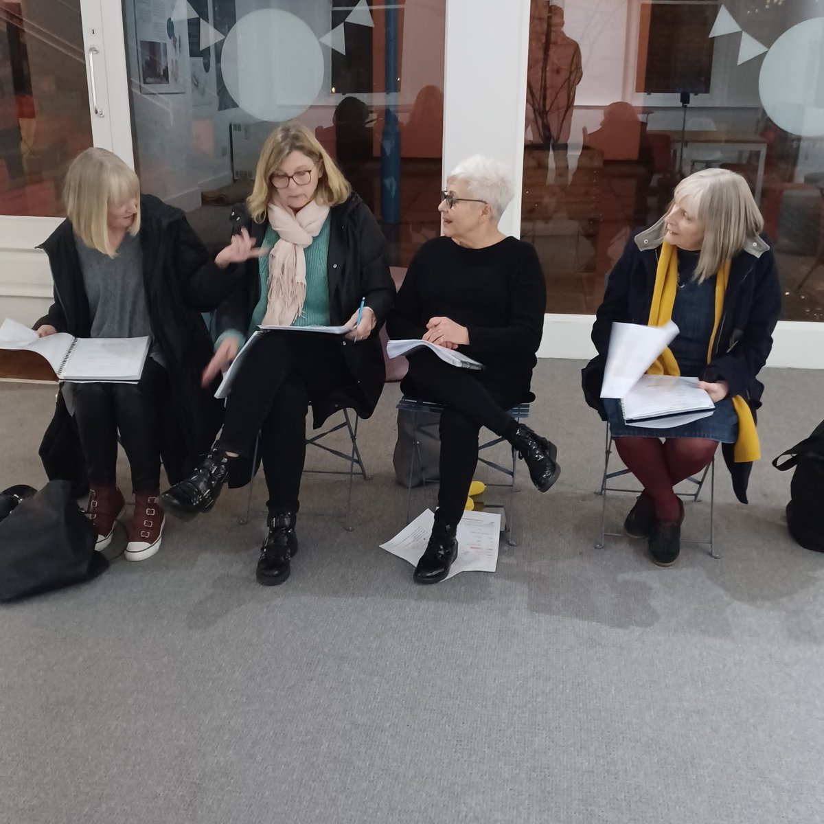 Late shift from <a href="/RootJulieroot30/">Julie Root</a> <a href="/margcarr08/">Maggie Carr</a> <a href="/ArronLynda/">Lynda Arron</a> and <a href="/LonginToBeLazy/">Gill P😉well</a>, prepping for a rehearsed reading of #SwimmingWithDinosaurs by <a href="/JaynieJM/">Jayne Marshall 💙</a>. Two shows at 3pm and 7pm on 24/11 <a href="/53Two/">53two</a>.

Do come. We'd love your feedback.

Book here: eventbrite.co.uk/e/swimming-wit…