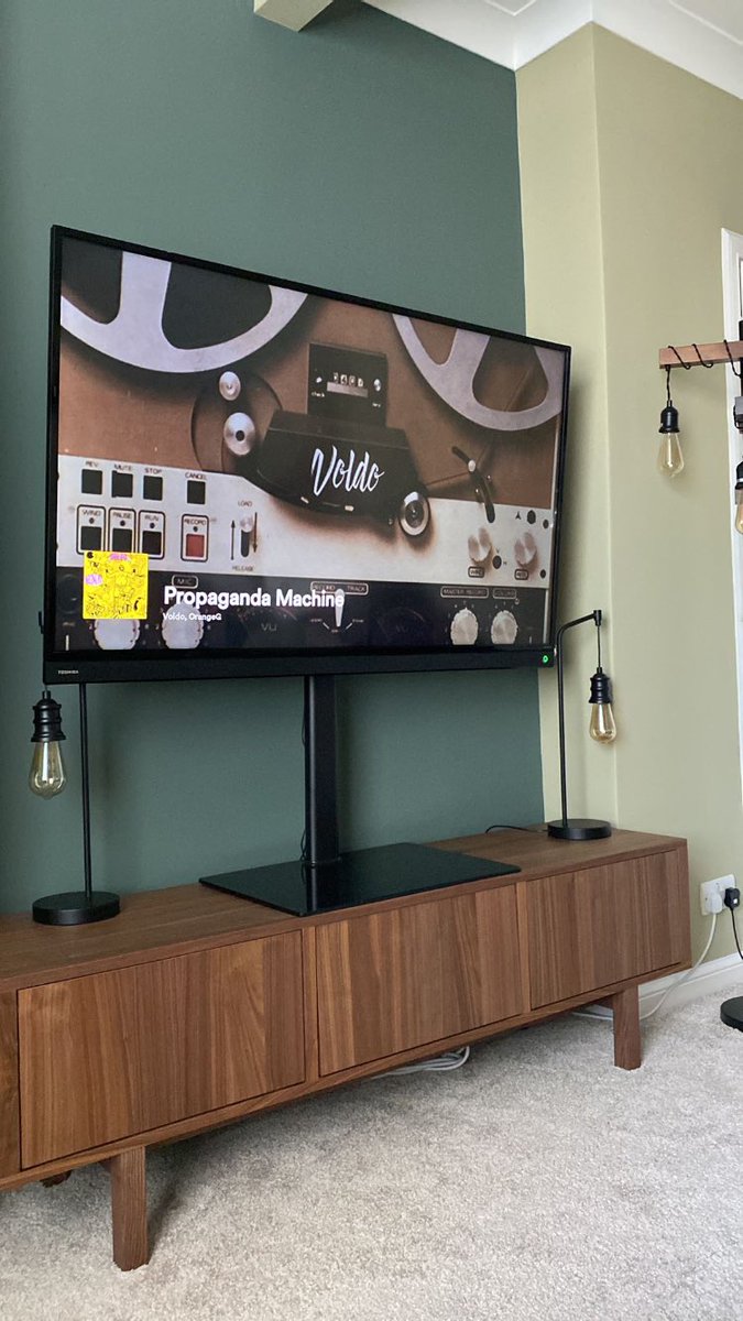 Be like Big Matt (aka Big Ina’s Bro) and chill out 👍

open.spotify.com/album/3Wkza5Bv…