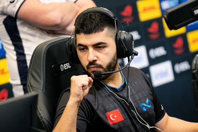 🔰Dün gece söylemiştik. Eternal Fire, Engin "MAJ3R" Küpeli transferini duyurdu.✅