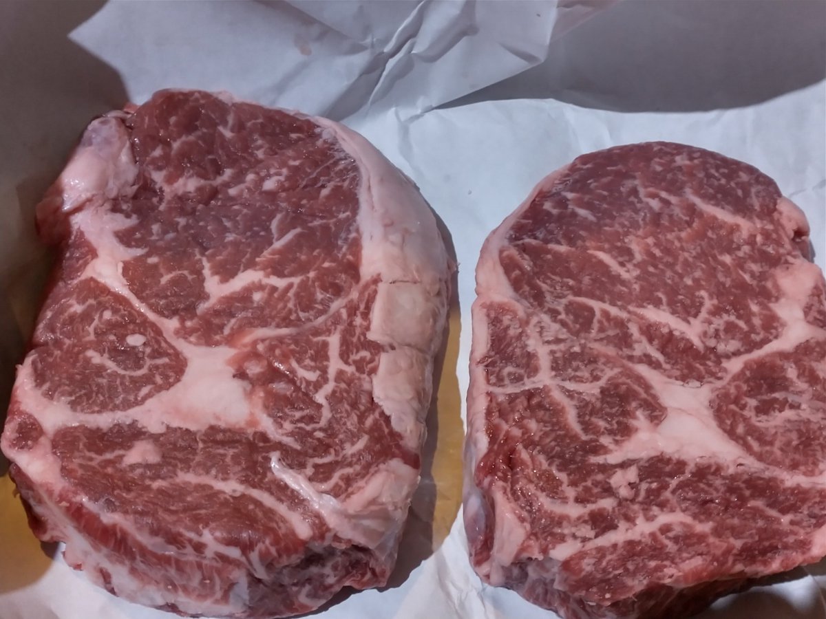 yenterfarms's tweet photo. Yenter Family Farm has a half beef available next week, November 22nd and Dec 27 at Roehrkasse Meat Co in Williamsburg Ia.
Hereford beef.
Born, raised and fed on our farm.
Fed corn, alfalfa hay, soy meal.
I would consider delivering a reasonable distance...
Retweets appreciated! https://t.co/UTJHJV1l5t