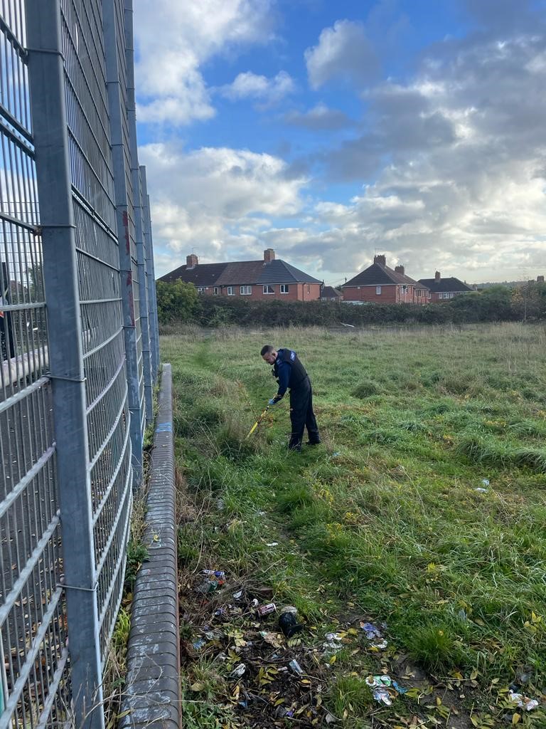 ASPBristol's tweet photo. The Knowle &amp; Filwood team have been on #FilwoodBroadway this morning as part of #OpSceptre. We are pleased to report that no weapons were found. If you have any concerns about an issue in your area, feel free to get in touch.  #OpSceptre #ReducingKnifeCrime #WeaponsSweep https://t.co/dYHE8PaAjB