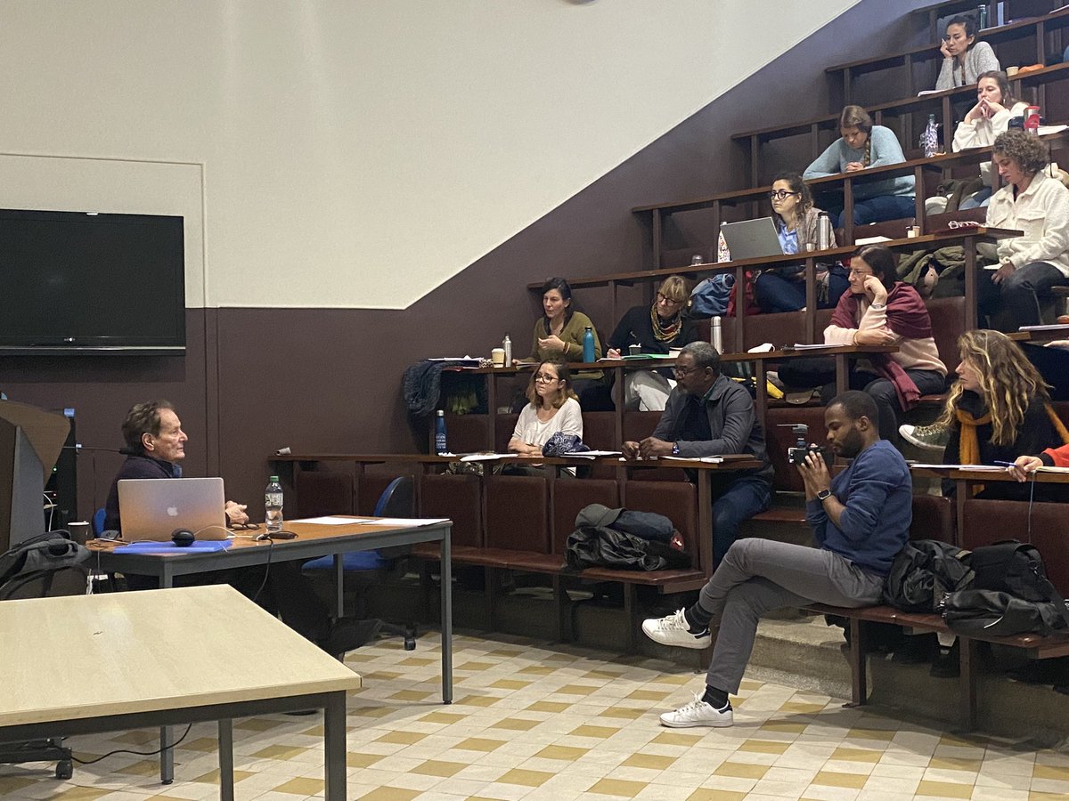 Quelle chance ont nos étudiants de pouvoir assister au cours magistral de Andras Zempleni sur les enfants nit-ku-bon du Sénégal, ses recherches de 1952 et 2018.. tant de richesse anthropologique et une telle humanité! Ça se passe au DU transculturel <a href="/MarieRoseMoro/">Marie Rose Moro</a> <a href="/MaisondeSolenn/">Maison de Solenn</a>