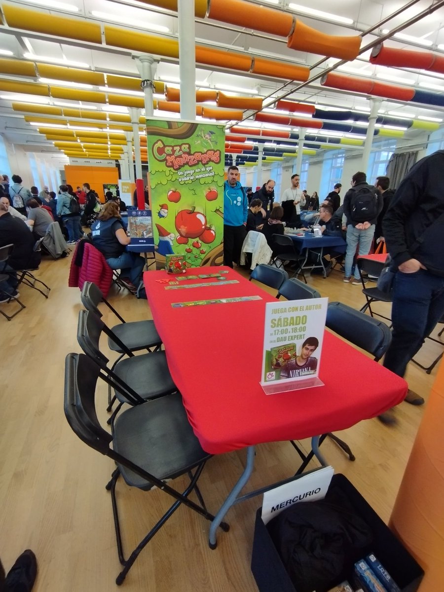 Quina patxoca tanta gent al Dau! 🤩
A les 5 ens veiem al Dau Expert 🍏🍏