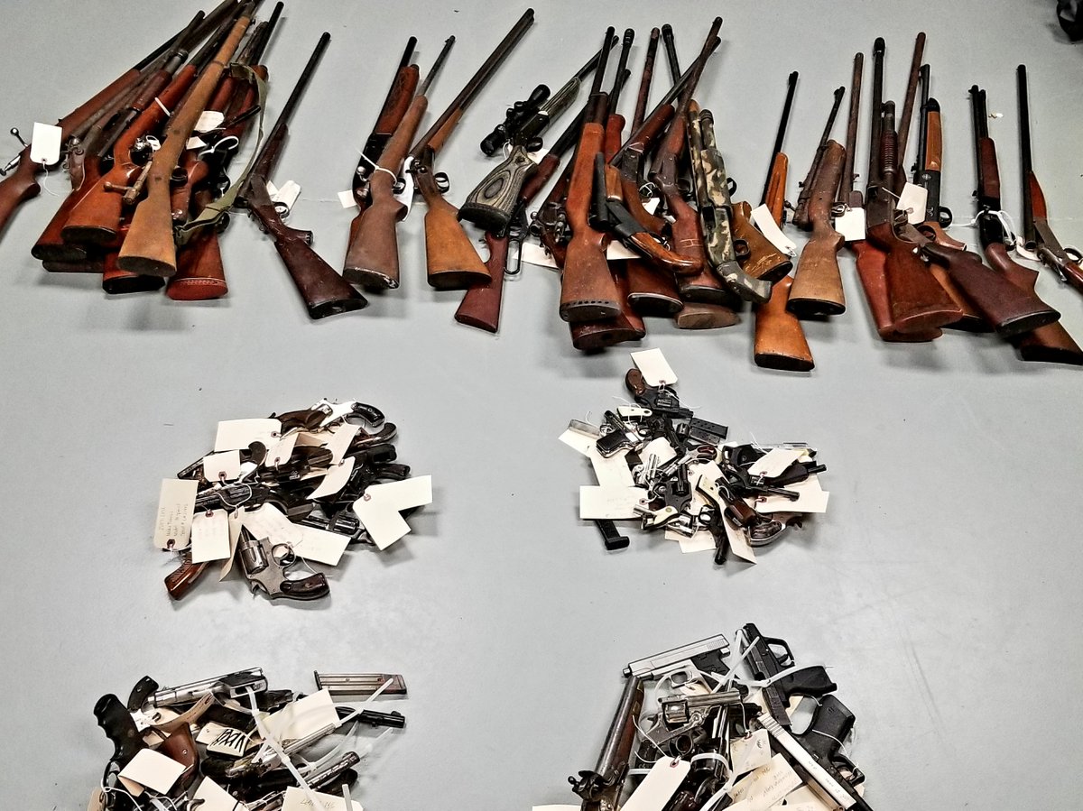 DurhamSheriff's tweet photo. 254 Firearm Incidents in 2022 (as of November 17): 
•209 Total Number of Firearms Seized
•29 Reported Stolen
•16 Recovered/Found
Sheriff @cf_birkhead said "we are making progress strategically fighting crime across @DurhamCounty" #HonorDutyService #OneCommunityOneDurham https://t.co/ni4lqtRL9V