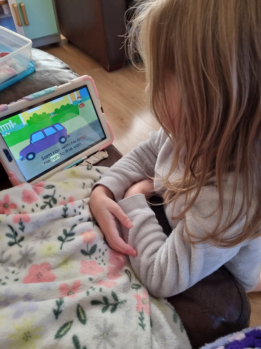 AndreaAngelSky's tweet photo. Aleah really trying with her word blending - we found some helpful YouTube videos 💕 @MrsHalsall02 https://t.co/UPIDsBMnFx