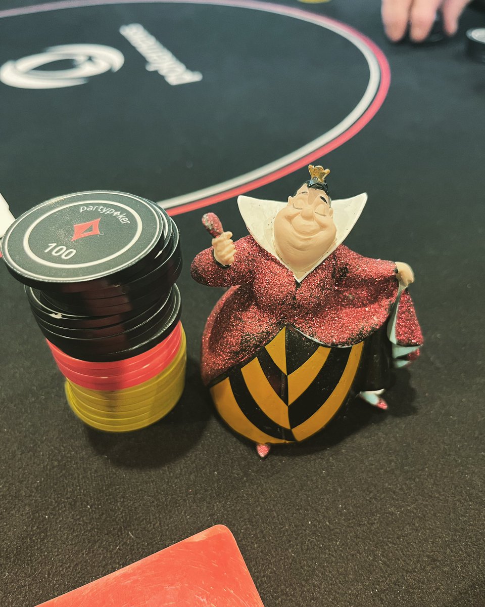 HeartsofQueens1's tweet photo. Morning from @DTD_Club where this afternoon we are with our friends from the @apatpoker community launching our 2022 Christmas Appeal. 

The inaugural #HOQ Poker Team is competing in the #squads event. One of our team brought this fantastic card protector ❤️‍🔥 

#poker #causes https://t.co/XrWe38Gbpp