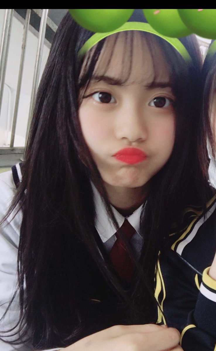 proud_serene's tweet photo. "GaRaM HaD BaNGsSsS"

She didn't have no bangs. She OWNED those bangs. Everything just fits her like a glove, idc. https://t.co/QAYUEIb7OP
