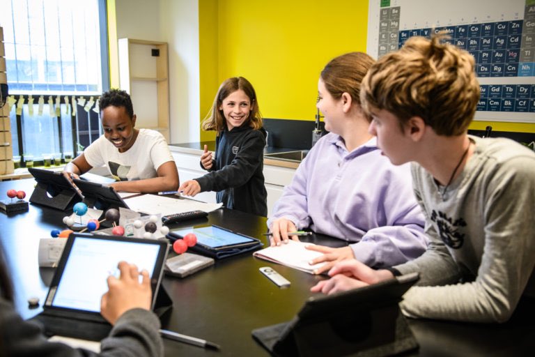 Mlf_america's tweet photo. La rétroaction expliquée par les élèves. – Ne ratez pas cet atelier le 30 nov #MlfAmerica #Mlfmonde où ce sont les élèves qui viennent nous parler d’éducation ! #retroaction @mlfpedagogie Un grand merci à l’école #Edu2 de #Montreal https://t.co/bFLWmu6iME https://t.co/UdTRoww0cm