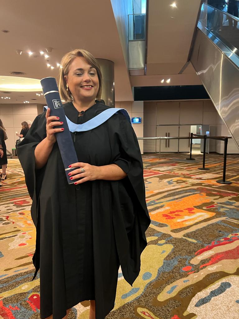 Festejando finalmente llegó la colación del doctorado en #EducacionSuperior <a href="/udepalermo/">Universidad de Palermo</a>