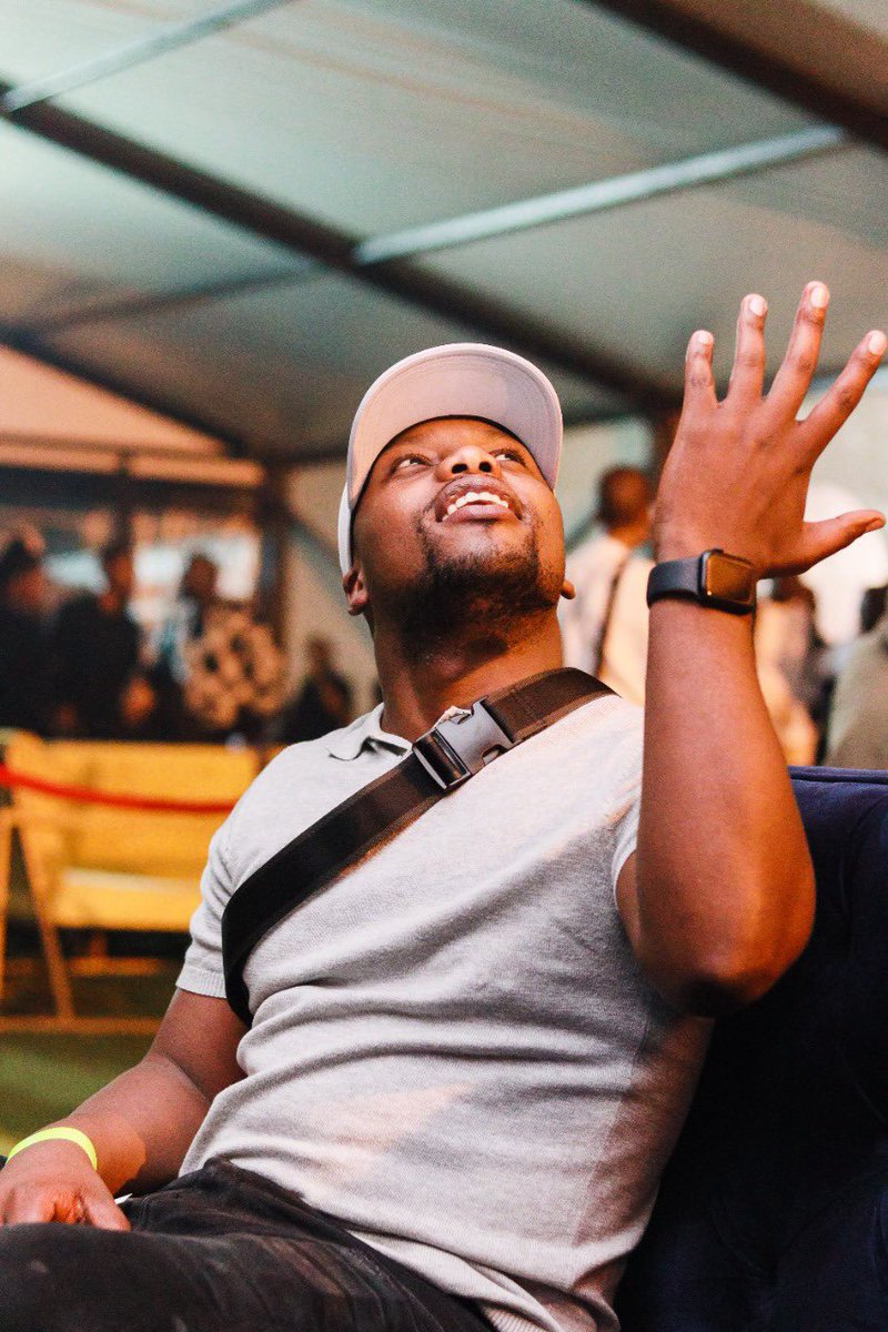 Chymamusique's tweet photo. Halleluya !! I know who my God is 🎹 https://t.co/29AYyIqOqE