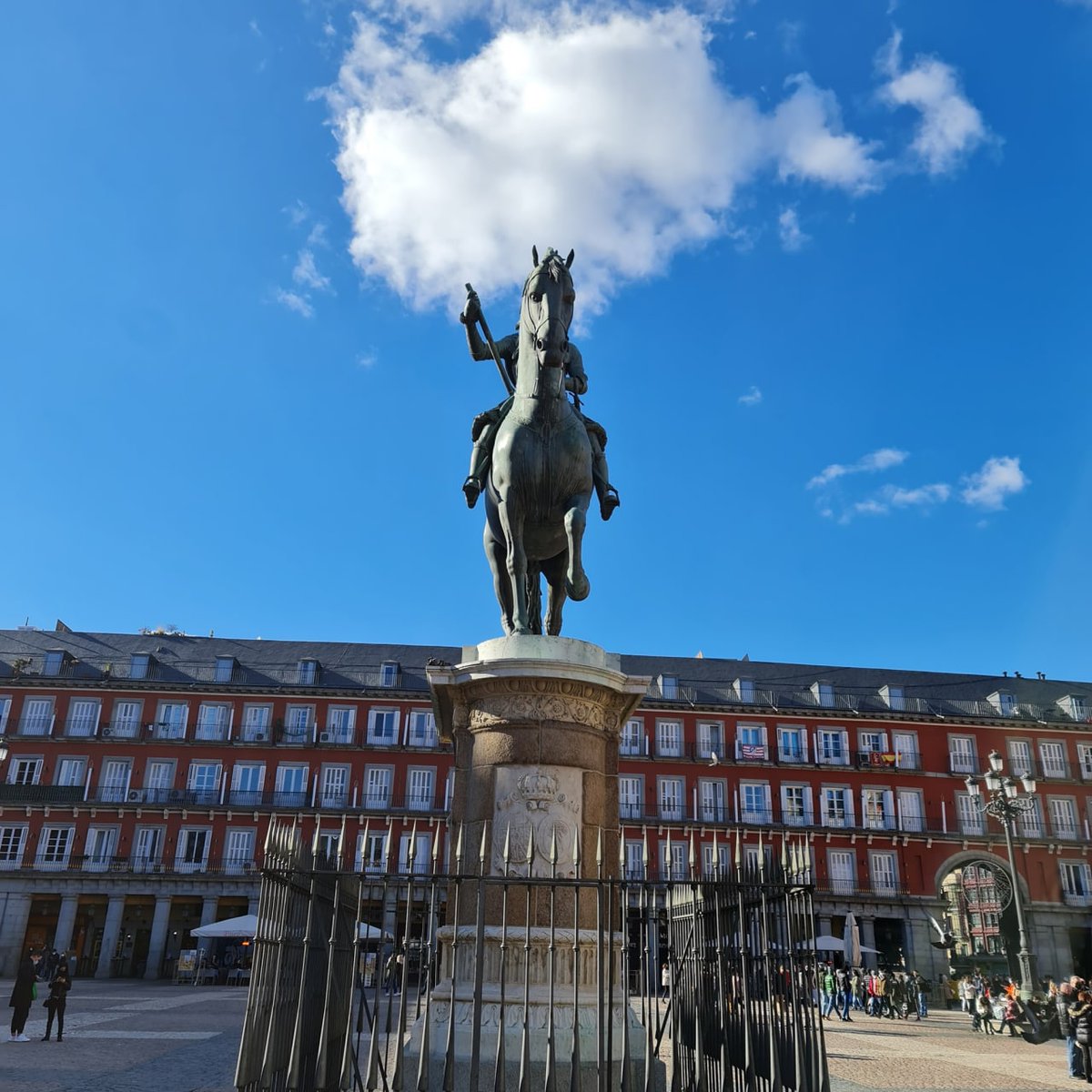 Andreaaaaaa93's tweet photo. Plaza Mayor in Madrid! I miss being in here! 

#Madrid #travel https://t.co/c1r17aZAHZ
