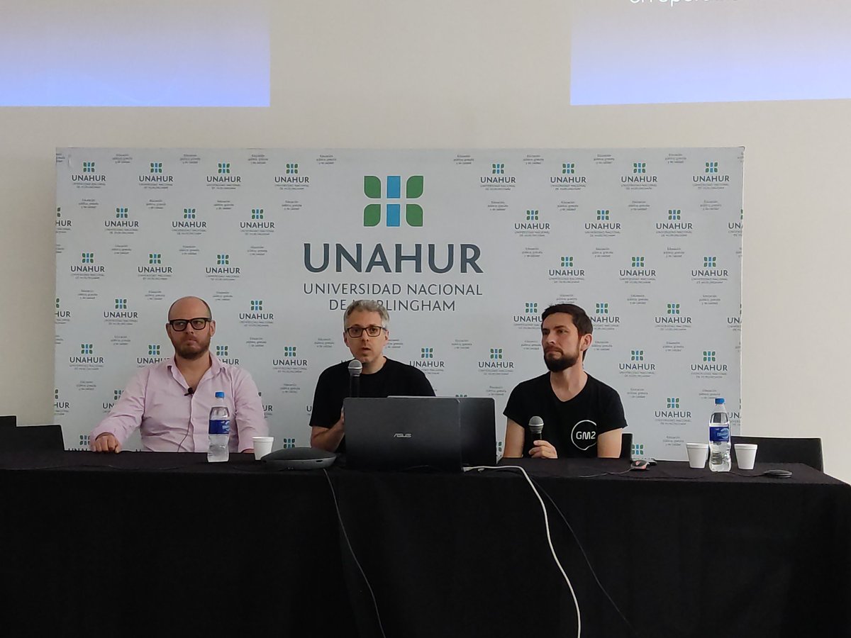 UqbarProject's tweet photo. Ahora: Computer Vision en UNAHUR. En breve sube al escenario @debyfortini https://t.co/WajLXGKPTr