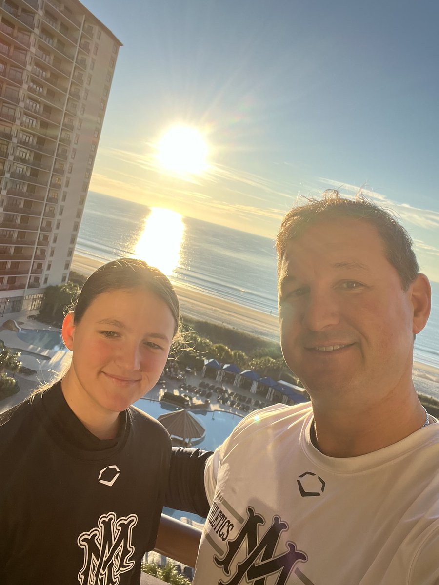 LilaMan32's tweet photo. Here we go! 🥎🏝️ Off to play in the USA Winter World Series #leftypitcher #firstbase #AthleticsMercado #MyrtleBeach #MeAndMyDad https://t.co/g6PNl6e3gE