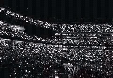 figimenezz's tweet photo. "Millones de corazones reparados y de recuerdos creados"
Mis niños se merecen, y que sepan que a pesar de que el tiempo pase siempre seremos el mejor fandom 

I'm voting for #OneDirection "Story Of My Life" (2013) for best performance #AMAsFanFavorite     at the #AMAsTNT https://t.co/3WSb7oo9ze