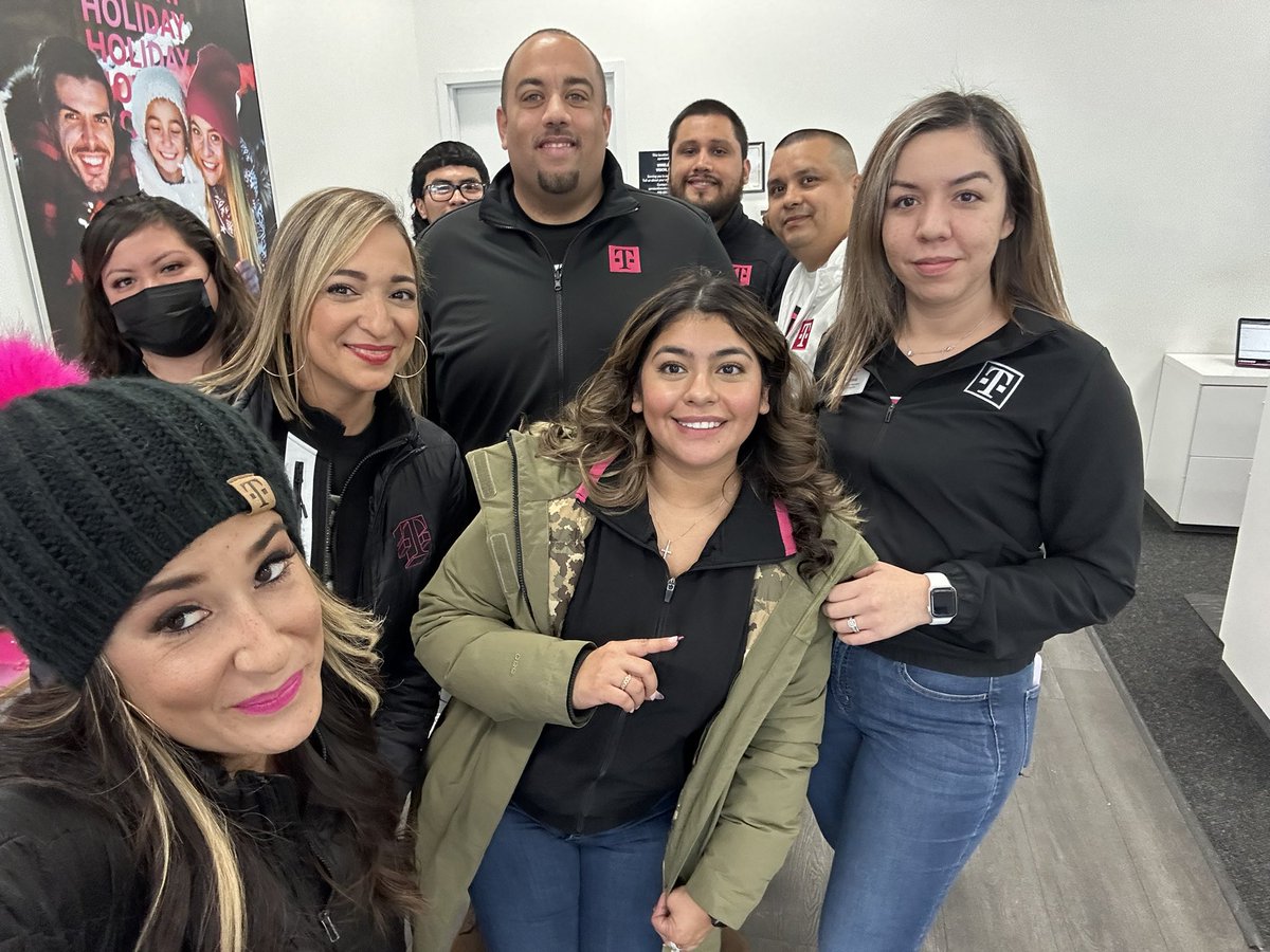 Magenta weekend wouldn’t be complete with out COR and TPR Store Visits on Fun Filled Friday  <a href="/mariajimenezz4/">Maria Jimenez</a> @MarioJacksonWV <a href="/shellalatulip/">Michaella LaTulip</a> <a href="/codybwelker/">Cody Welker</a> <a href="/L_Salazar18/">Layla Salazar</a>